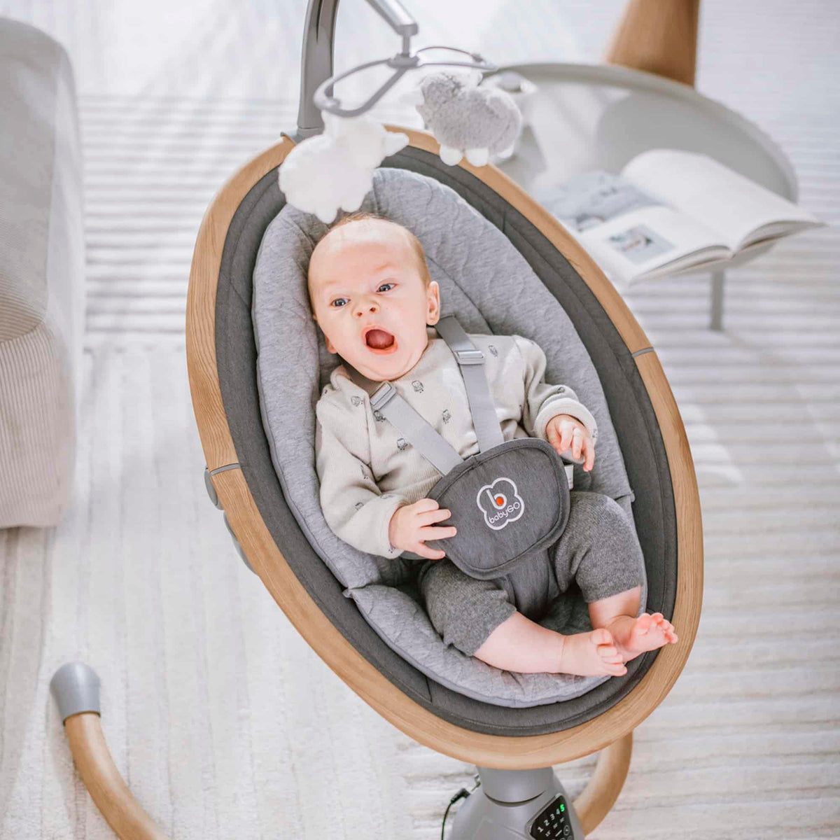 RetailSync:10848 BabyGo HOMEY Swing Wooden Frame
