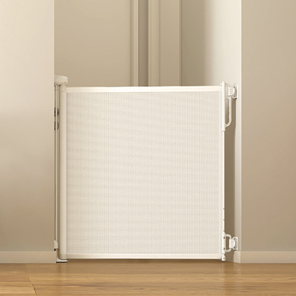 RetailSync:12418 MomCozy Auto Lock Retractable Baby Gate 2