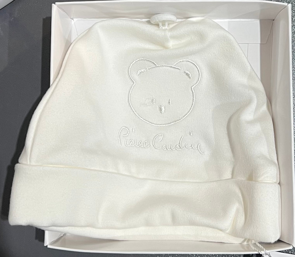 RetailSync:13090 Pierre Cardin Baby Beanies 0/3m