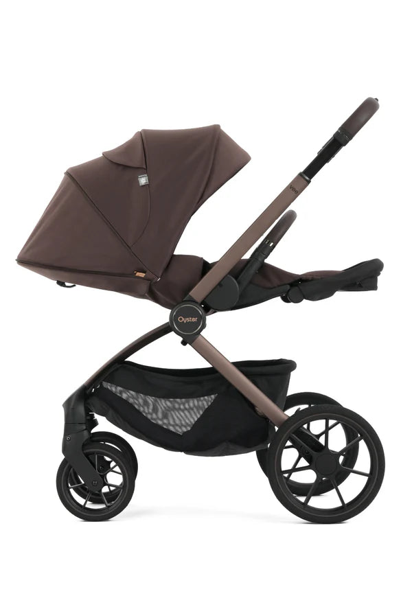 RetailSync:13200 BabyStyle Oyster VEE  (inc Raincover's + Height Adapters + Adapters + Back pack + Footmuff + Bottle Holder