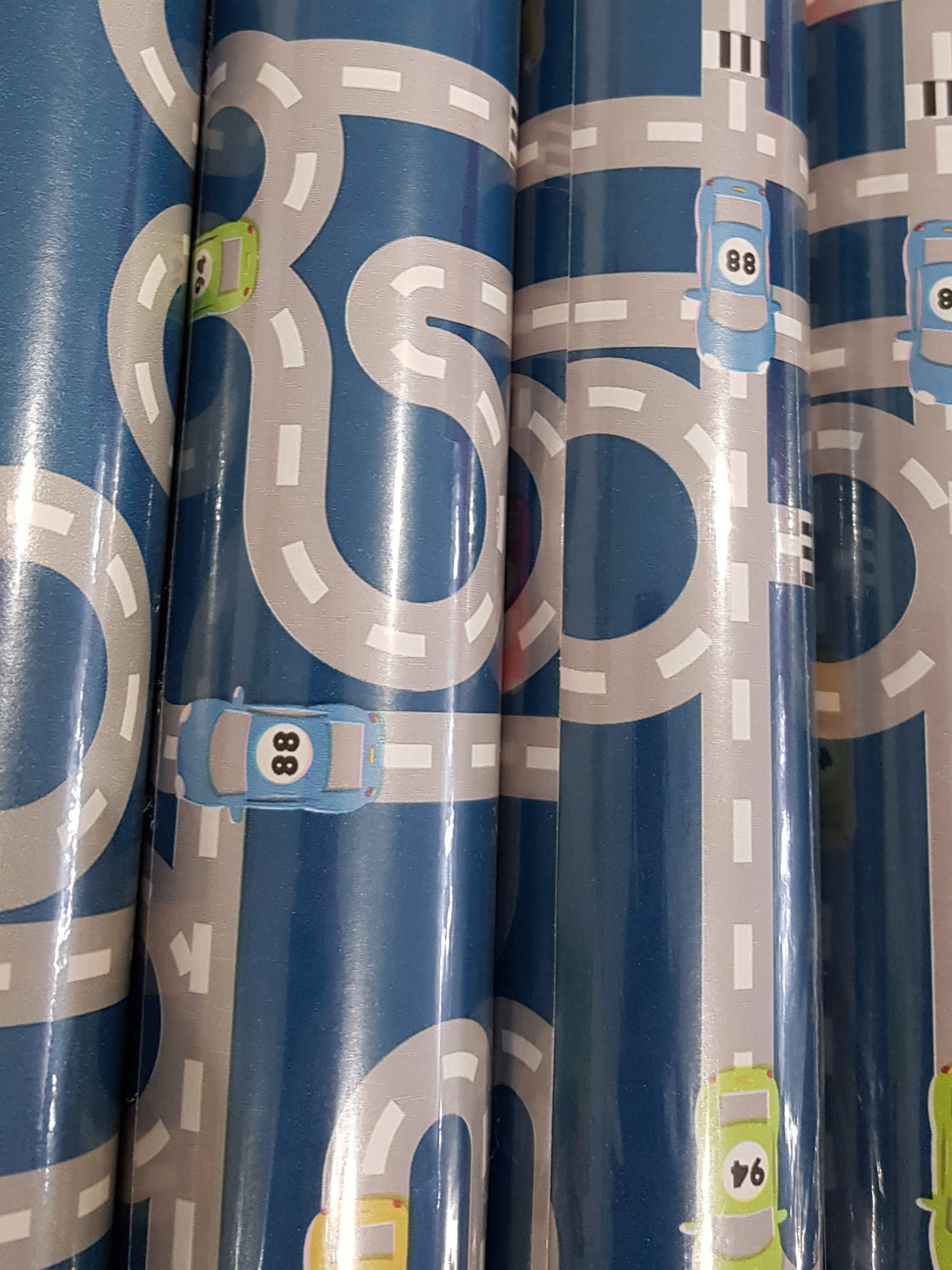 RetailSync:9032 Collage Gift Wrap