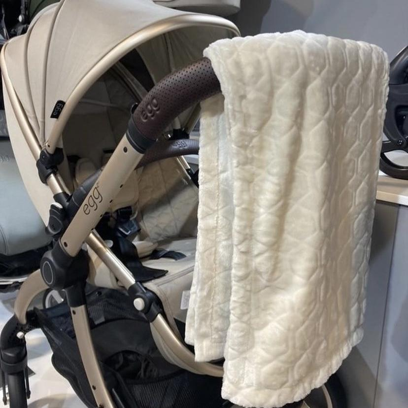 Egg Deluxe Blanket