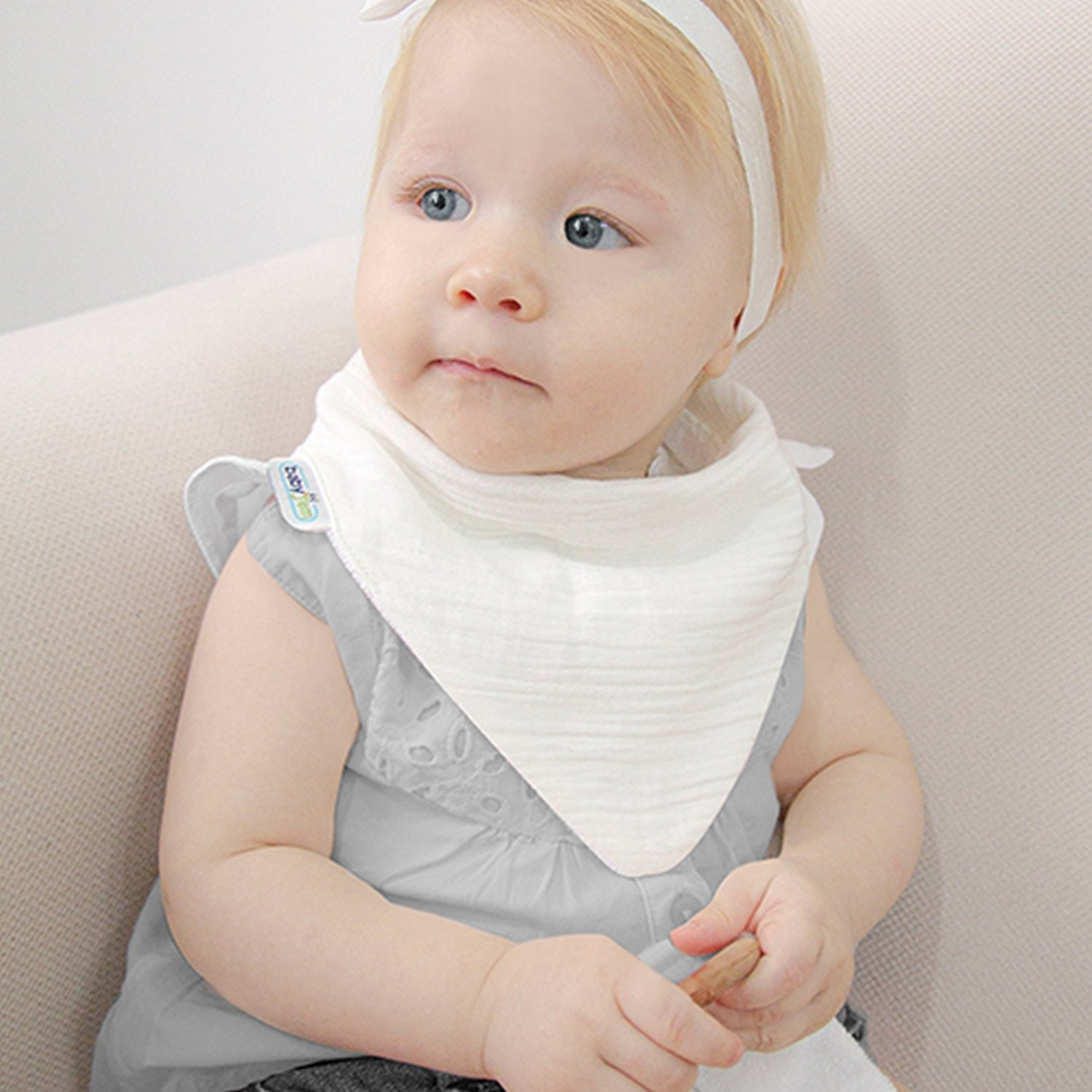 RetailSync:9374 BabyJem Muslin Bib w/Teether