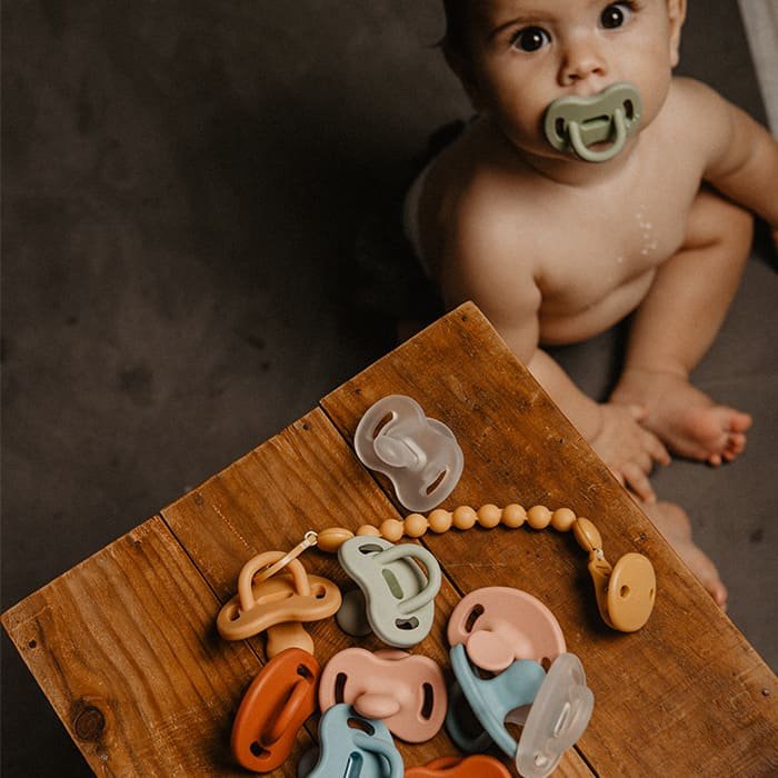 Suavinex Soother Silicone Clip -Red